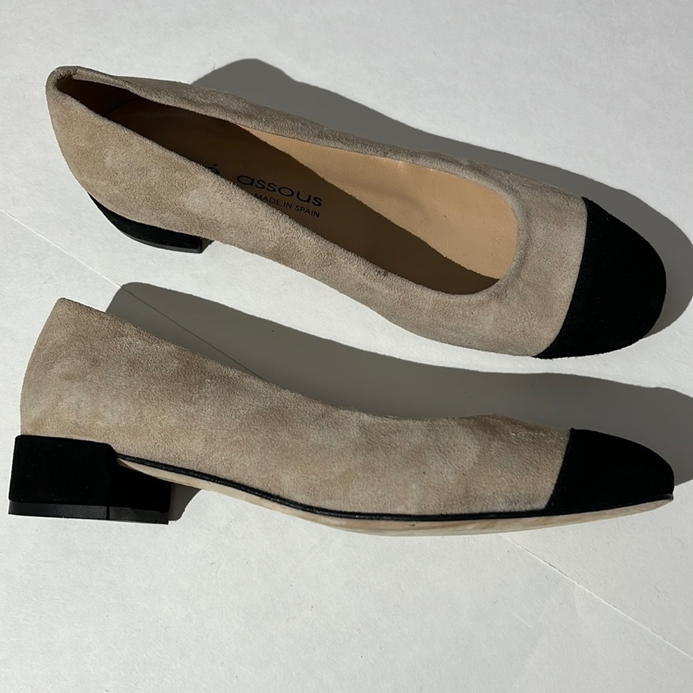ANDRE ASSOUS Suede cream black Ballet Style Low Heel shoes flats sz 37 mod